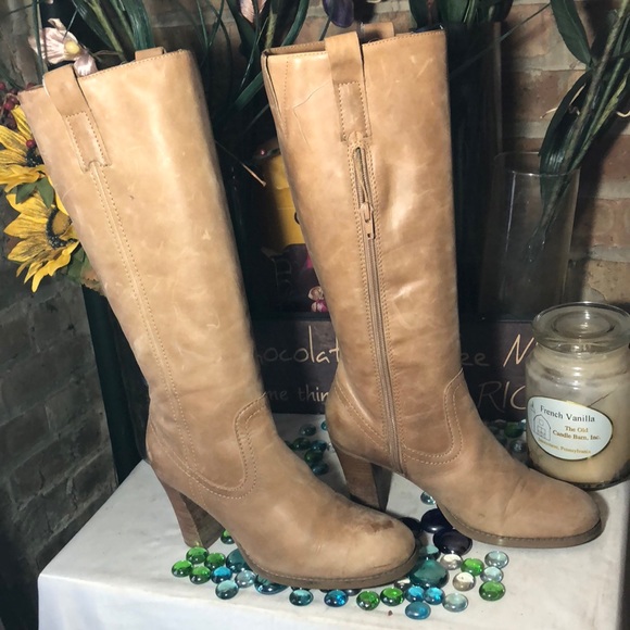 Nicole Boots - Picture 2 of 8